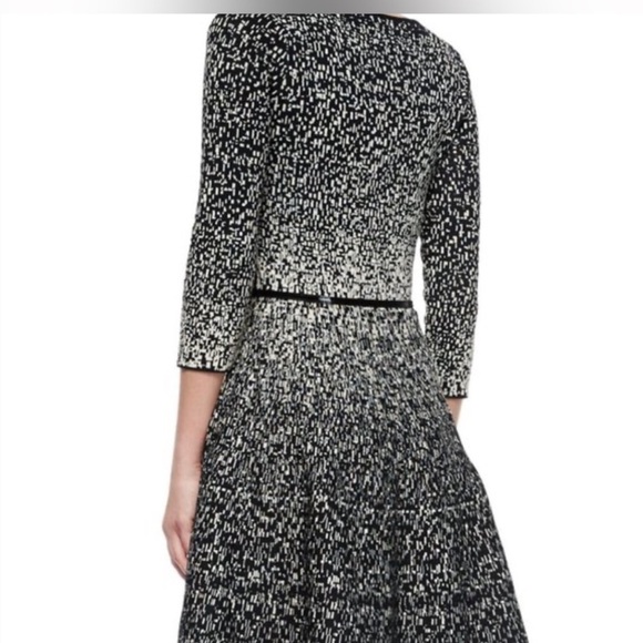 Carmen Marc Valvo Stretchy Sheath Dress 3/4 Sleeve Metallic Geometric Design, S - Picture 2 of 8